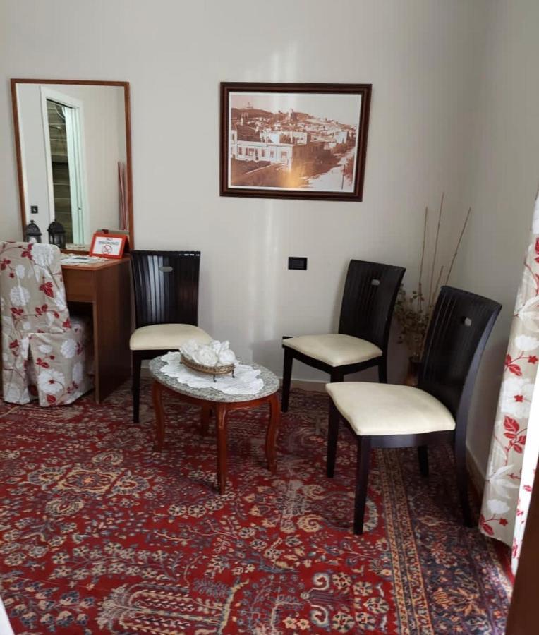 Hotel Nais Дуррес Экстерьер фото