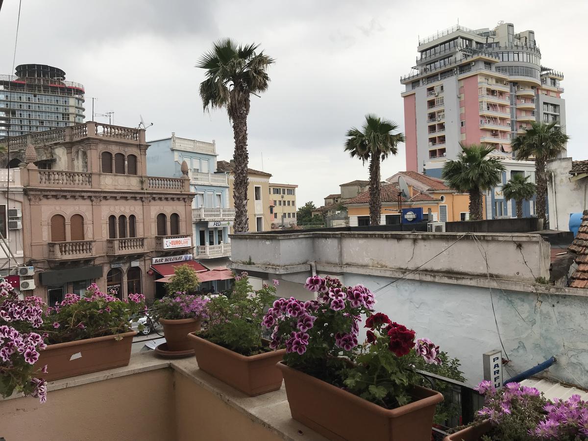 Hotel Nais Дуррес Экстерьер фото